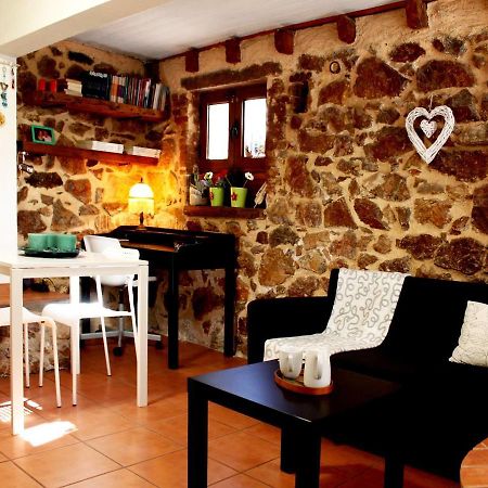 Sweet Stone Apartment In Imittos Athen Exterior foto